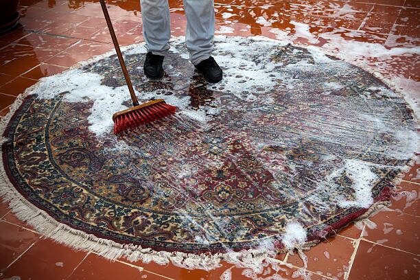 cleaning round rugs